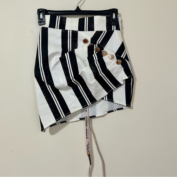 House of CB Louna Striped Asymmetrical Skirt in Black & White sz XS - Picture 2 of 4
